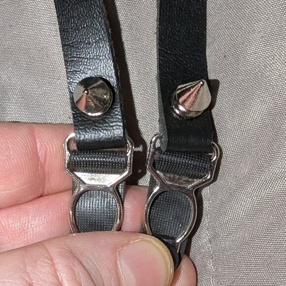 FREE with $10+ Bundle ~ Spiked Garter 4378 - Picture 3 of 4